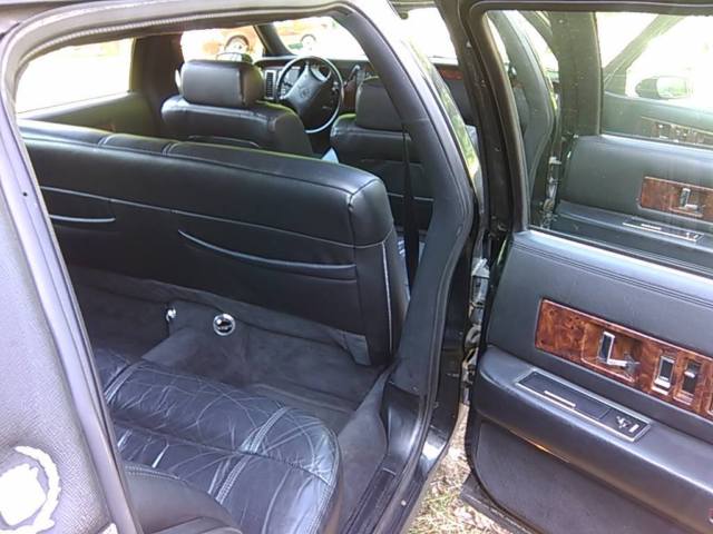 1994 Cadillac Fleetwood - photo 9