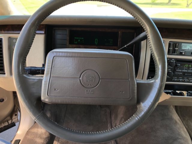 1993 Cadillac Brougham Brougham - photo 11