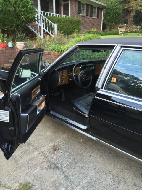 1985 Cadillac Fleetwood Broughham - photo 3