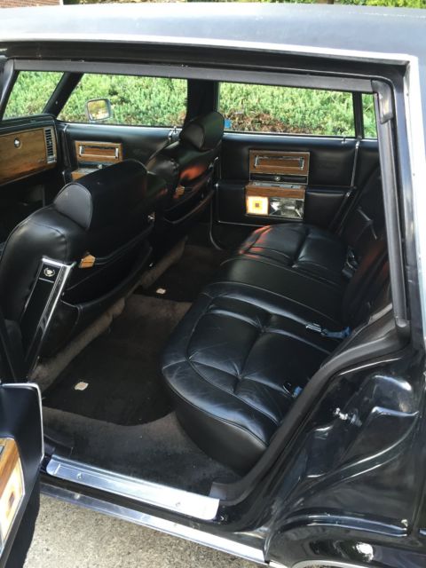 1985 Cadillac Fleetwood Broughham - photo 4