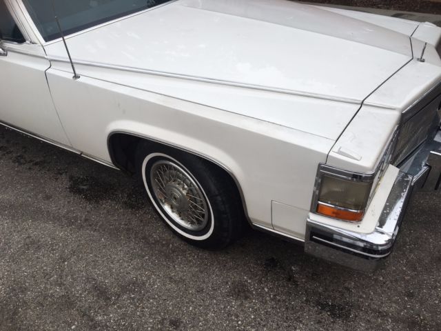 1985 Cadillac Fleetwood DE ELENGANCE - photo 4