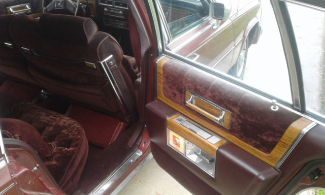 1980 Cadillac Fleetwood Brougham D Elegance - photo 10
