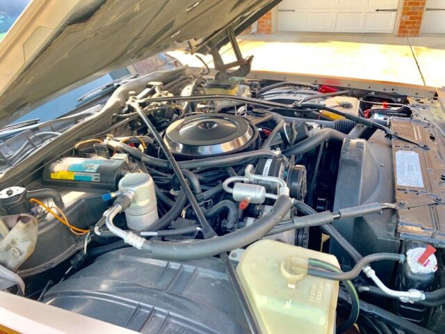 1986 Cadillac Brougham - photo 10