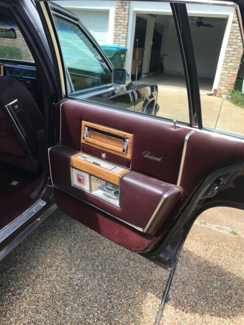 1985 Cadillac Brougham - photo 12