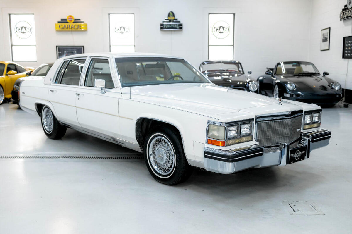 1984 Cadillac Fleetwood Brougham Sedan - photo 10