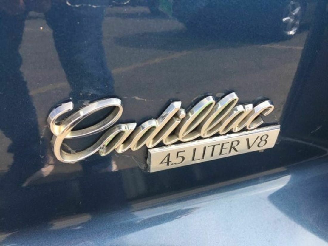 1989 Cadillac Fleetwood v8 sedan caddy - photo 10