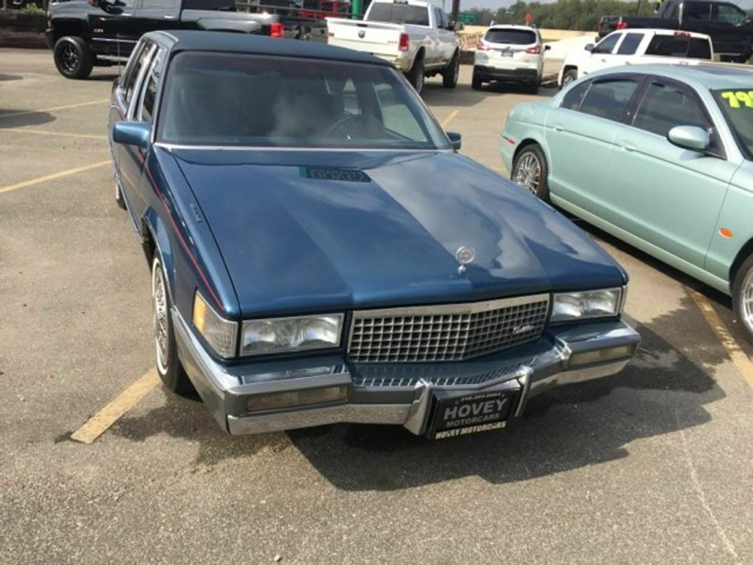 1989 Cadillac Fleetwood v8 sedan caddy - photo 2