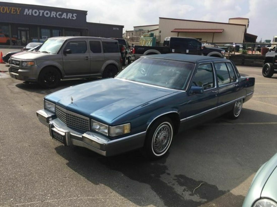 1989 Cadillac Fleetwood v8 sedan caddy - photo 4