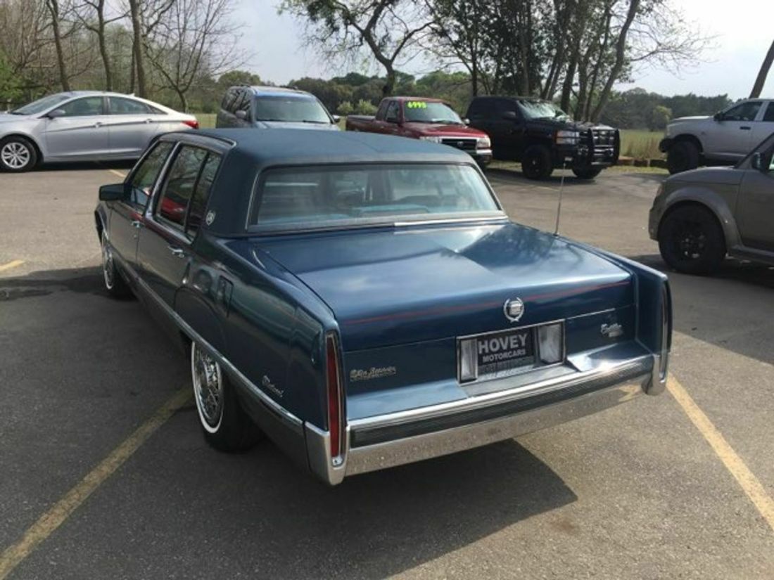 1989 Cadillac Fleetwood v8 sedan caddy - photo 6