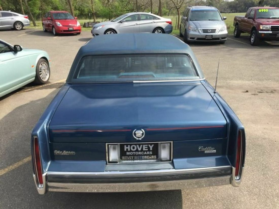 1989 Cadillac Fleetwood v8 sedan caddy - photo 7