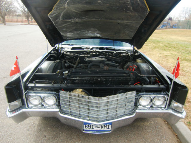 1969 Cadillac Fleetwood 75 series limousine - photo 10