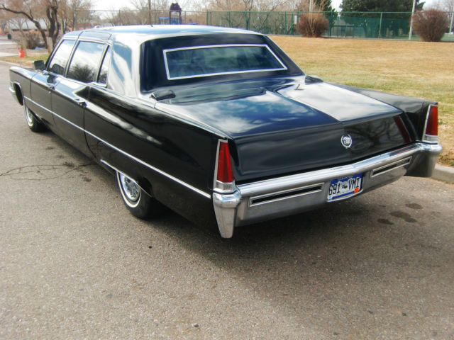 1969 Cadillac Fleetwood 75 series limousine - photo 3