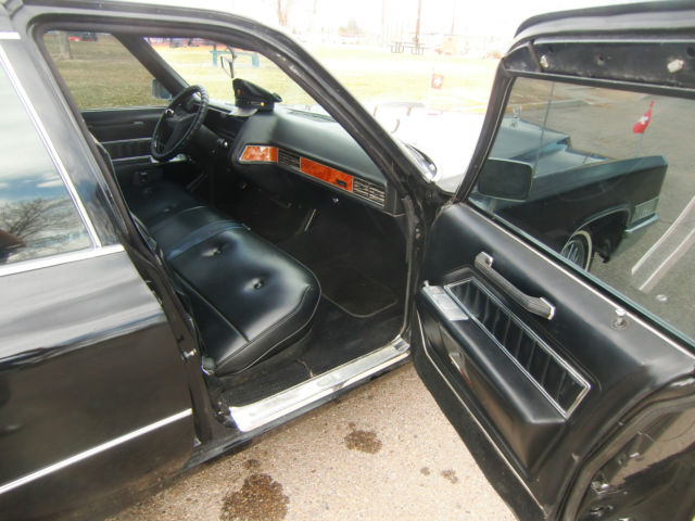 1969 Cadillac Fleetwood 75 series limousine - photo 7