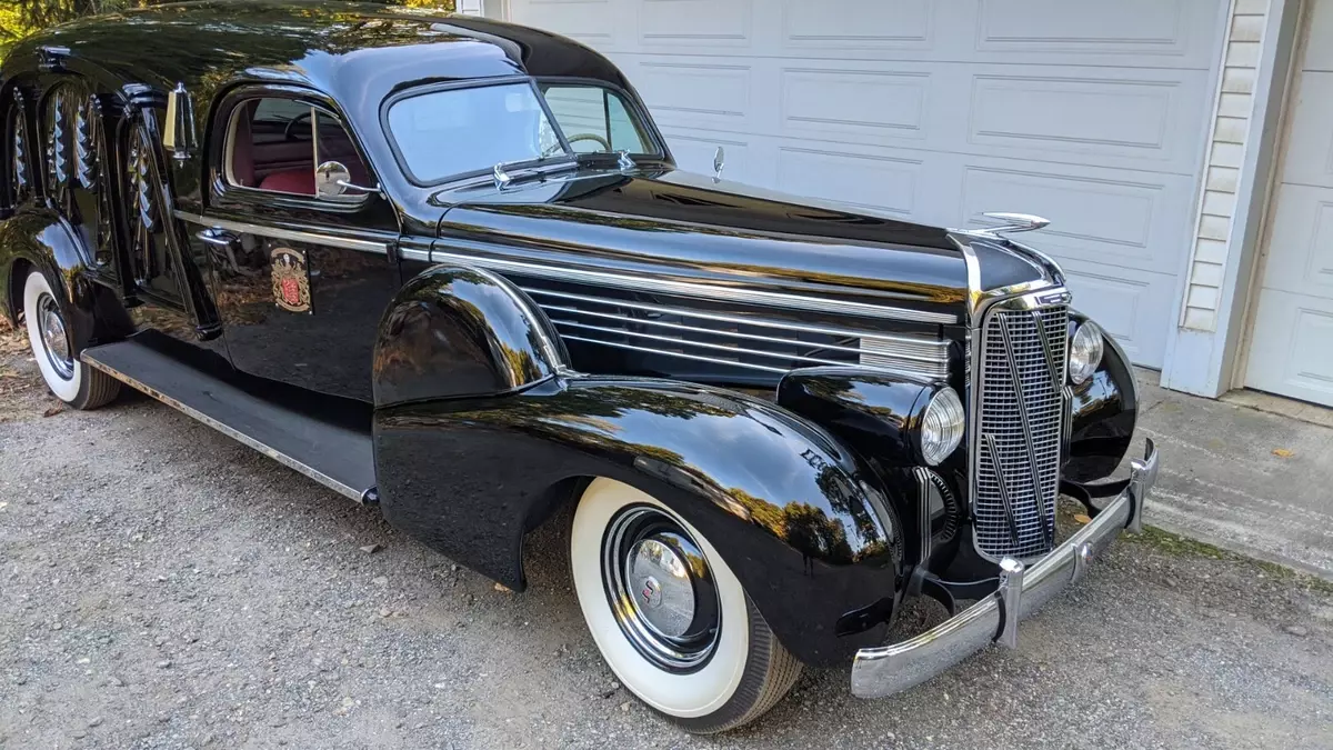 CADIULLAC 1938 LaSalle S + S CARVED - SIDED HEARSE 1938 Cadillac Fleetwood