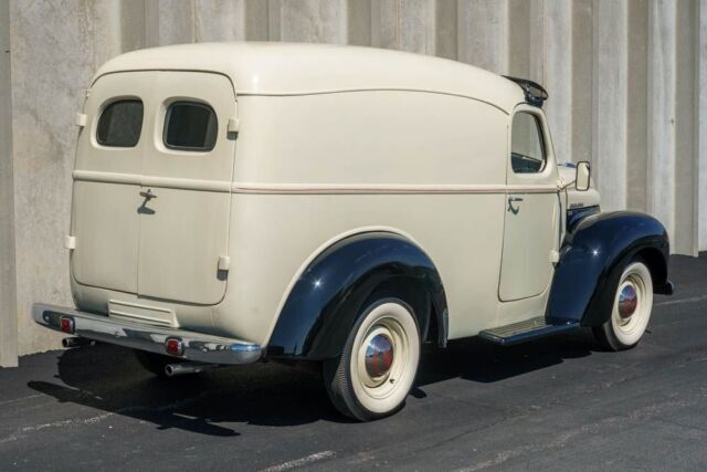 1947 International Harvester KB1 Panel Truck - photo 6