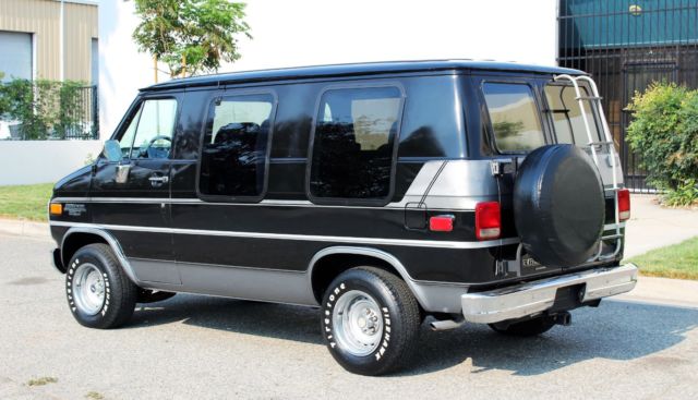 1990 Chevrolet G20 Van "Shorty" Conversion,100% Rust Free, Two Owner - photo 8