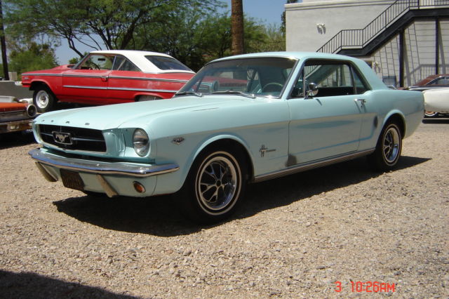 California black plate 64 ½ K-code 271 Horse Mustang 1965 Ford Mustang coupe