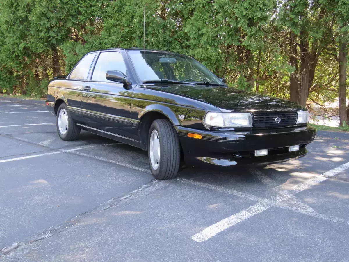 California Car; 27-year One Owner; Moonroof; Ultra-Rare Armrest and Floormats 1993 Nissan Sentra SE-R