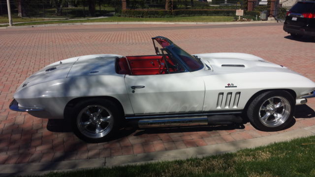 1966 Chevrolet Corvette CONVERTIBLE - photo 9