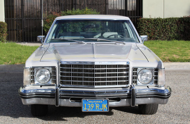 California Original, 1976 Ford Granada, 100% Rust Free, 302 c.i.V-8, Runs A+++ 1976 Ford Granada V-8 Ghia