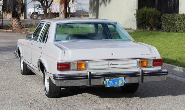 1976 Ford Granada V-8 Ghia - photo 10