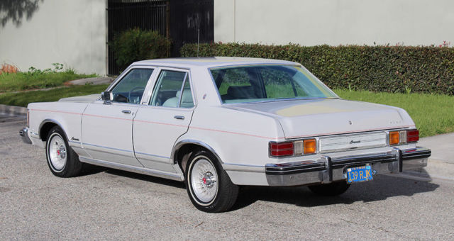 1976 Ford Granada V-8 Ghia - photo 9