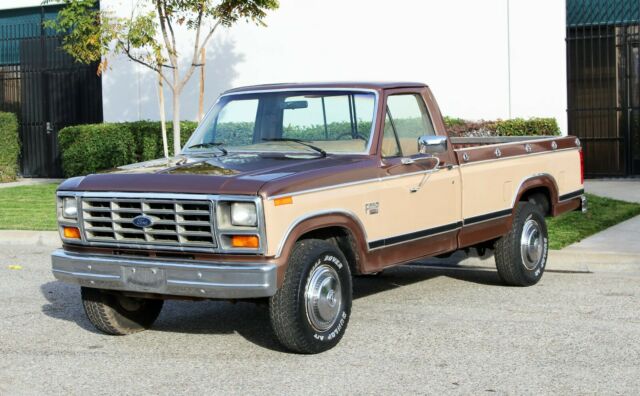 1984 Ford F-250 XLT Diesel 19k Orig Miles, Rust Free (833)225-4227 - photo 5