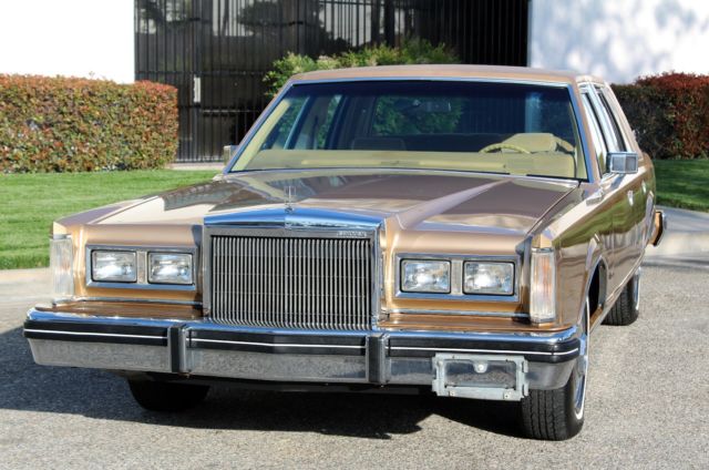 1984 Lincoln Town Car "FREE SHIPPING" 69k Orig miles, 100% Rust Free - photo 10