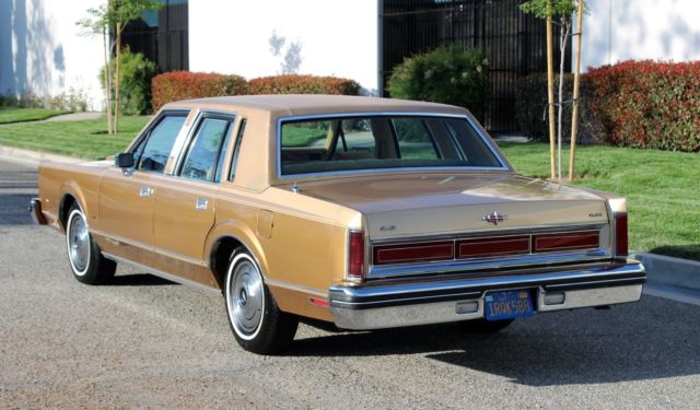1984 Lincoln Town Car "FREE SHIPPING" 69k Orig miles, 100% Rust Free - photo 12