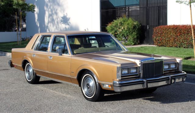 1984 Lincoln Town Car "FREE SHIPPING" 69k Orig miles, 100% Rust Free - photo 3