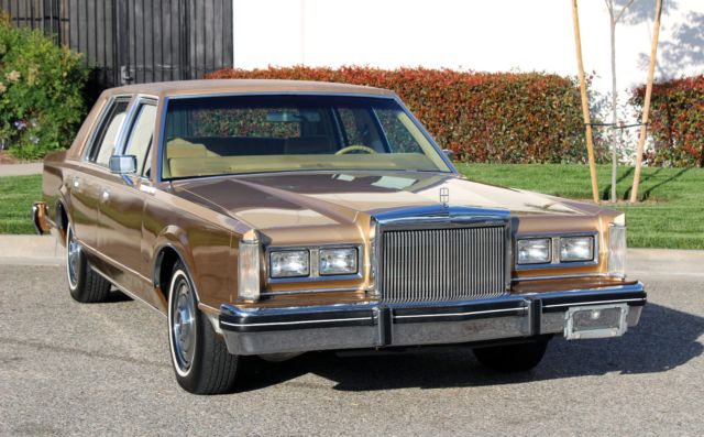 1984 Lincoln Town Car "FREE SHIPPING" 69k Orig miles, 100% Rust Free - photo 6