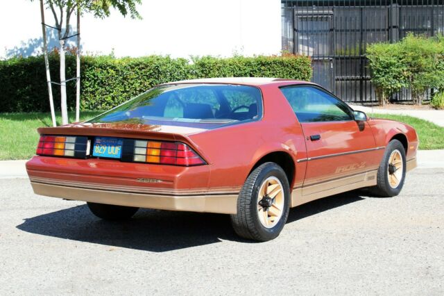 1985 Chevrolet Camaro Iroc Z28, 100% Rust Free(310)-259-5383 - photo 12