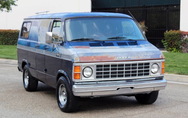 1985 Dodge Ram 1500 "Shorty" Conversion, 100% Rust Free - photo 4