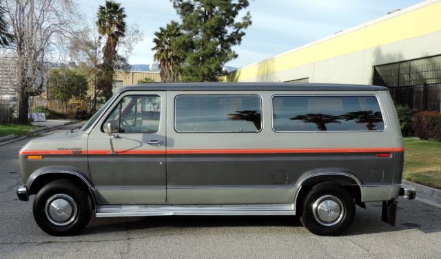 1986 Ford E-Series Van 250 XLT Diesel Super Club (11 Pass) Wagon - photo 5