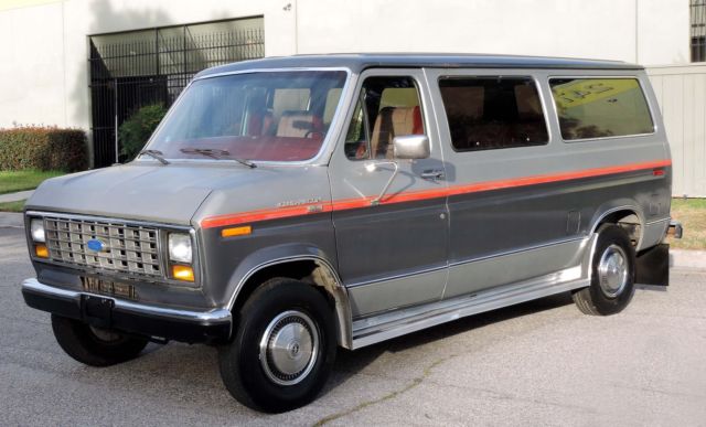 1986 Ford E-Series Van 250 XLT Diesel Super Club (11 Pass) Wagon - photo 7