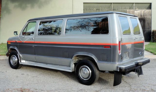 1986 Ford E-Series Van 250 XLT Diesel Super Club (11 Pass) Wagon - photo 8