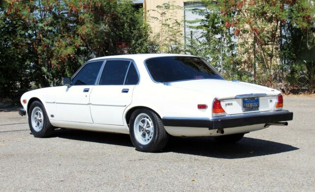 1986 Jaguar XJ6 California Original, 96k Orig Miles(833)225-4227 - photo 9