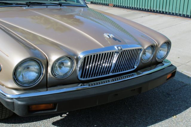 1986 Jaguar XJ6 100% Rust Free, California Car, Needs TLC - photo 12
