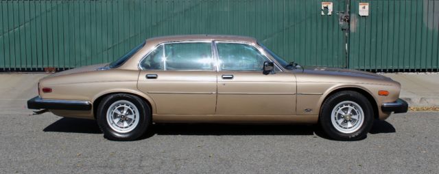 1986 Jaguar XJ6 100% Rust Free, California Car, Needs TLC - photo 6