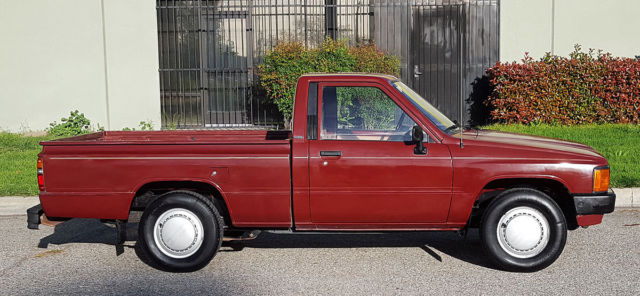 1986 Toyota Other Pickup, Short bed - photo 3