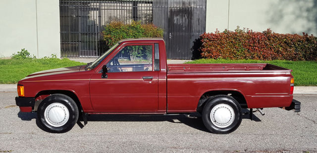 1986 Toyota Other Pickup, Short bed - photo 4