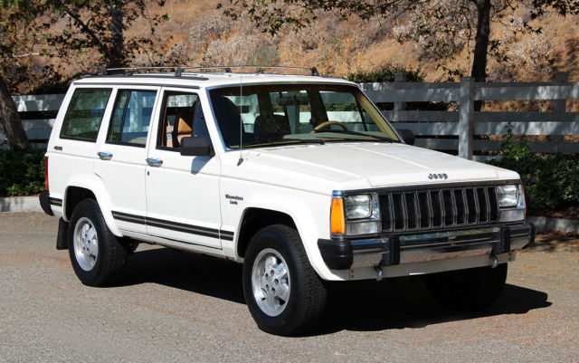 1987 Jeep Cherokee Laredo 4x4, California Two Owner - photo 4