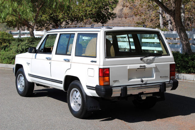 1987 Jeep Cherokee Laredo 4x4, California Two Owner - photo 9