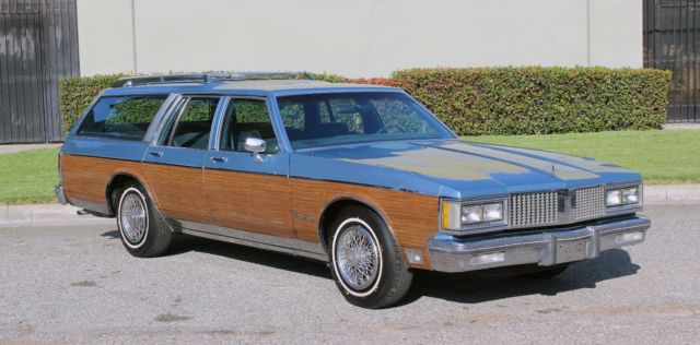 California Original, 1988 Oldsmobile "Woody" Wagon, 100% Rust Free, One Owner 1988 Oldsmobile Custom Cruiser "Woody" Wagon, California One Owner