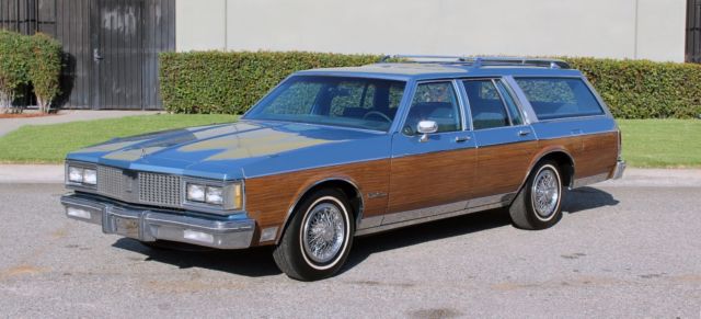 1988 Oldsmobile Custom Cruiser "Woody" Wagon, California One Owner - photo 3