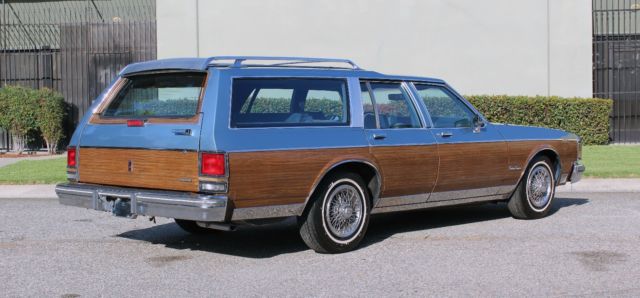 1988 Oldsmobile Custom Cruiser "Woody" Wagon, California One Owner - photo 8