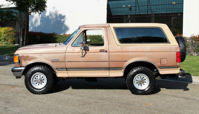 1989 Ford Bronco 4x4, XLT, 100% Rust Free,NO RESERVE (310)259-5383 - photo 7