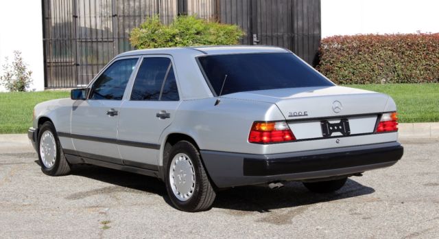 1989 Mercedes-Benz 300-Series 94k Original Miles, 100% Rust Free - photo 10