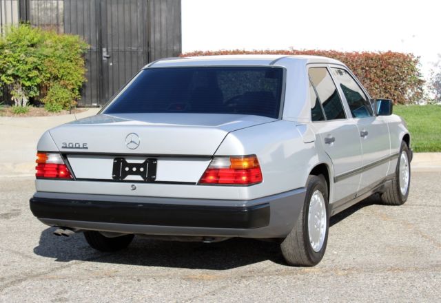 1989 Mercedes-Benz 300-Series 94k Original Miles, 100% Rust Free - photo 11