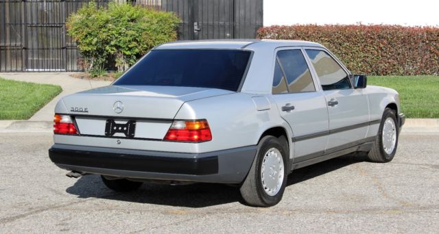 1989 Mercedes-Benz 300-Series 94k Original Miles, 100% Rust Free - photo 12